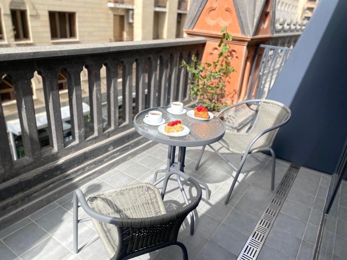 Heart Of Yerevan - City Center Luxury Apartments Buitenkant foto