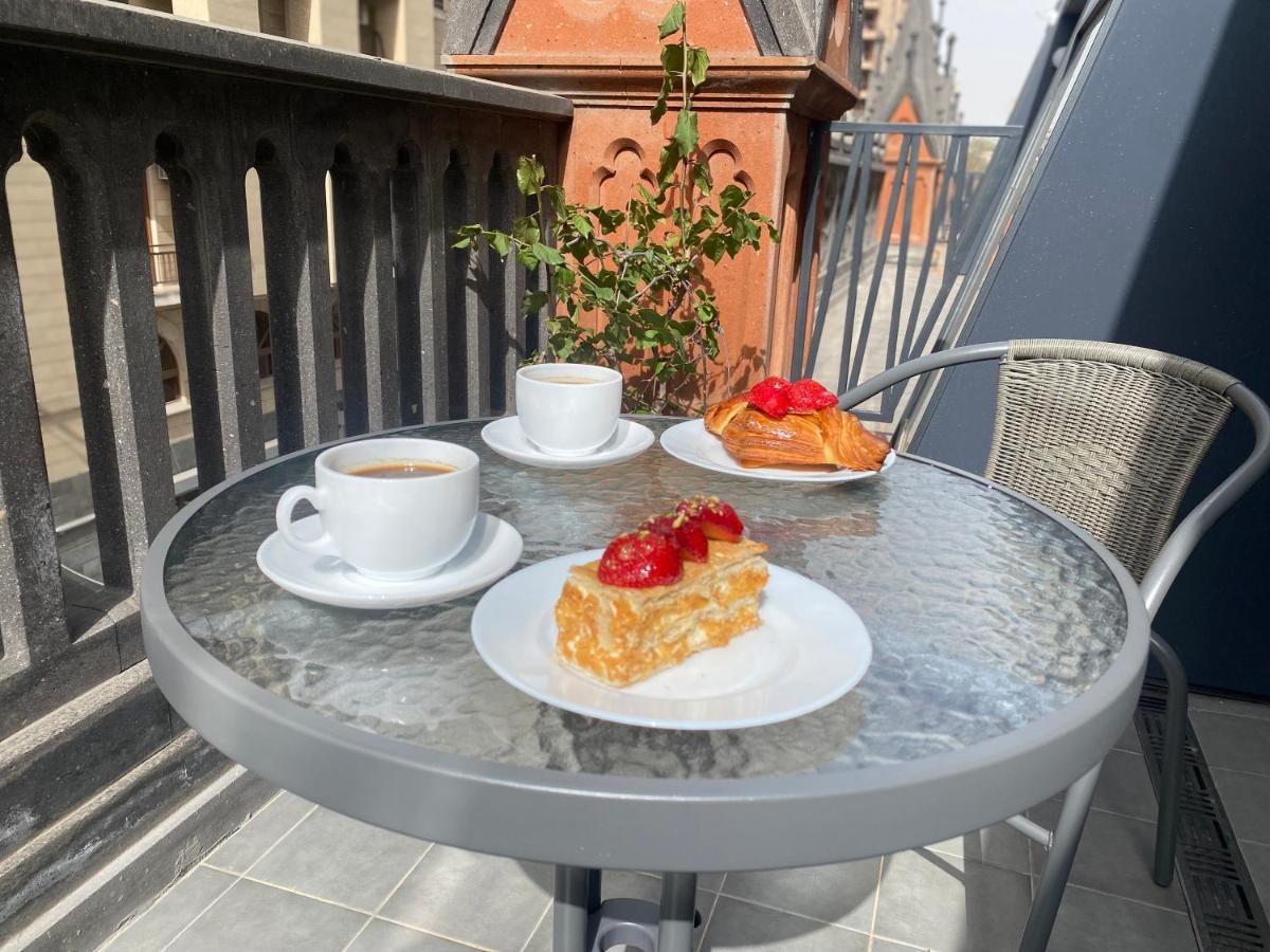 Heart Of Yerevan - City Center Luxury Apartments Buitenkant foto