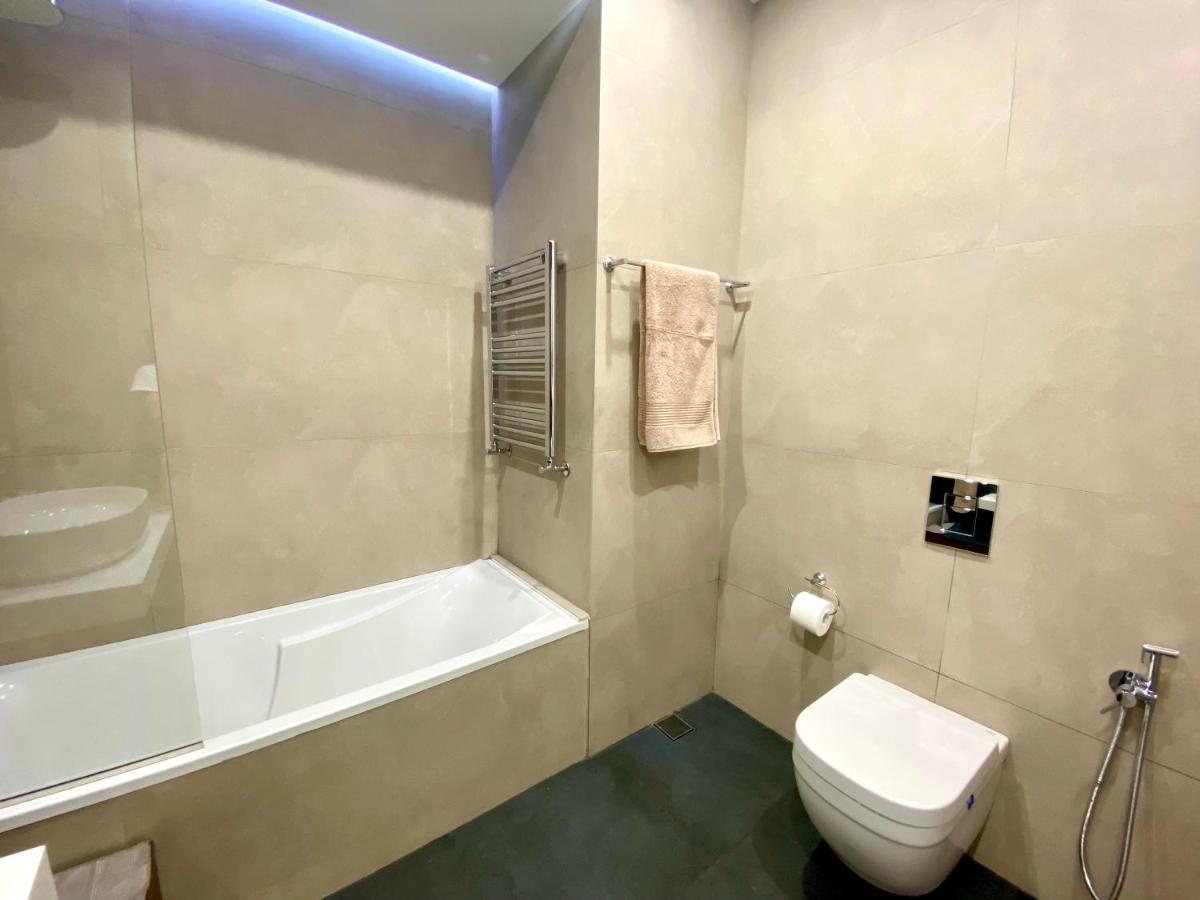 Heart Of Yerevan - City Center Luxury Apartments Buitenkant foto