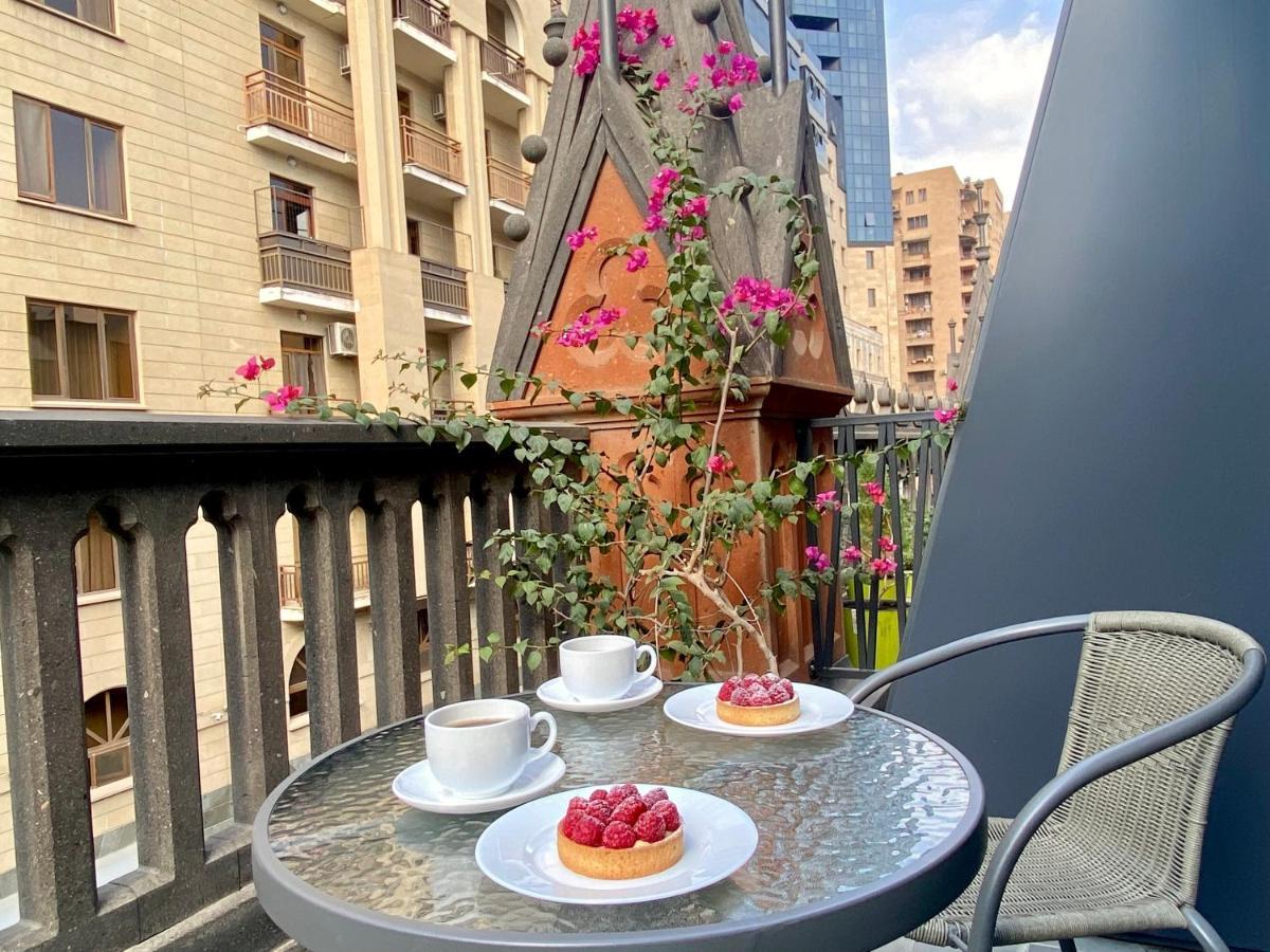 Heart Of Yerevan - City Center Luxury Apartments Buitenkant foto